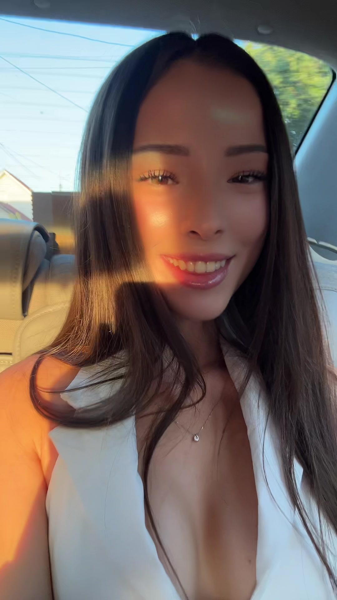 @🫦