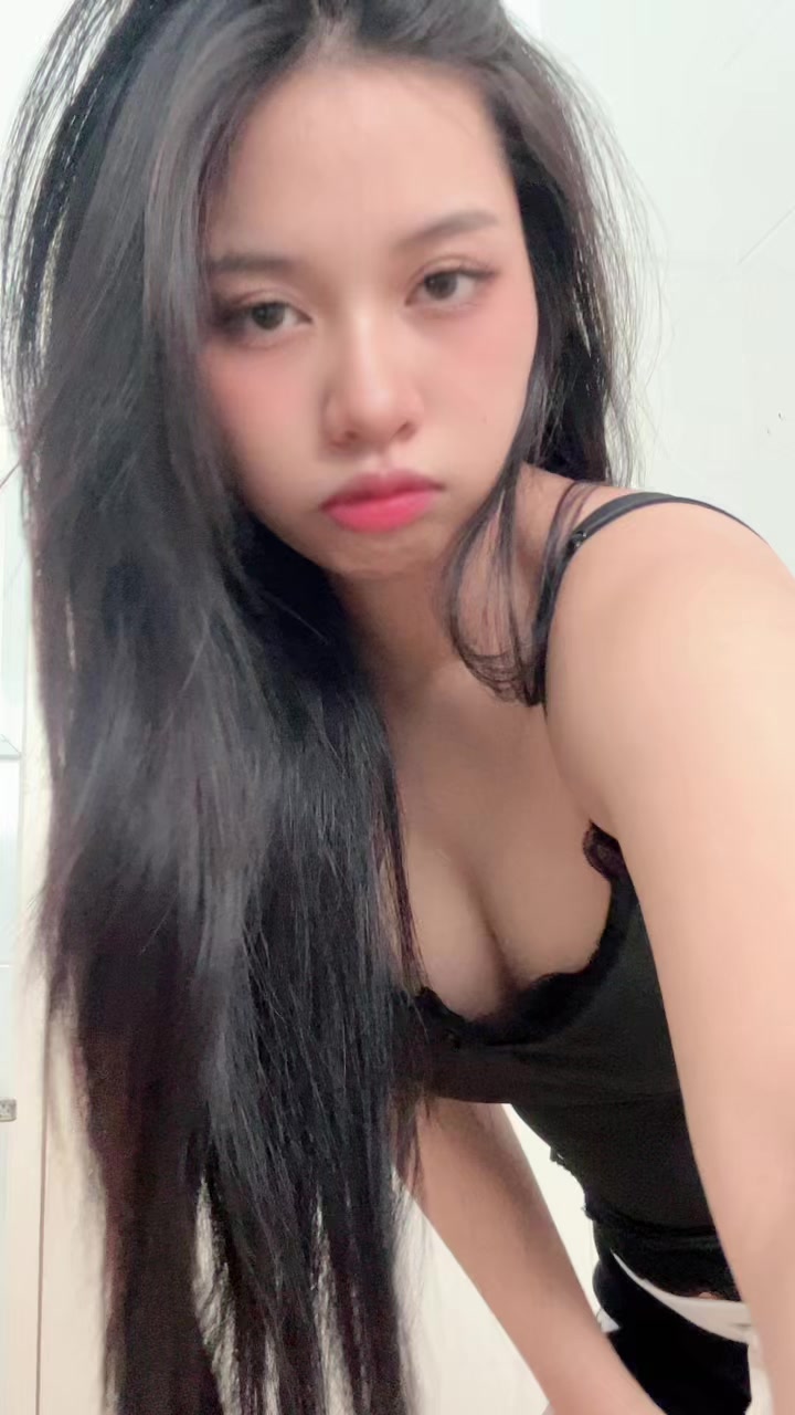 @หญิง Lee