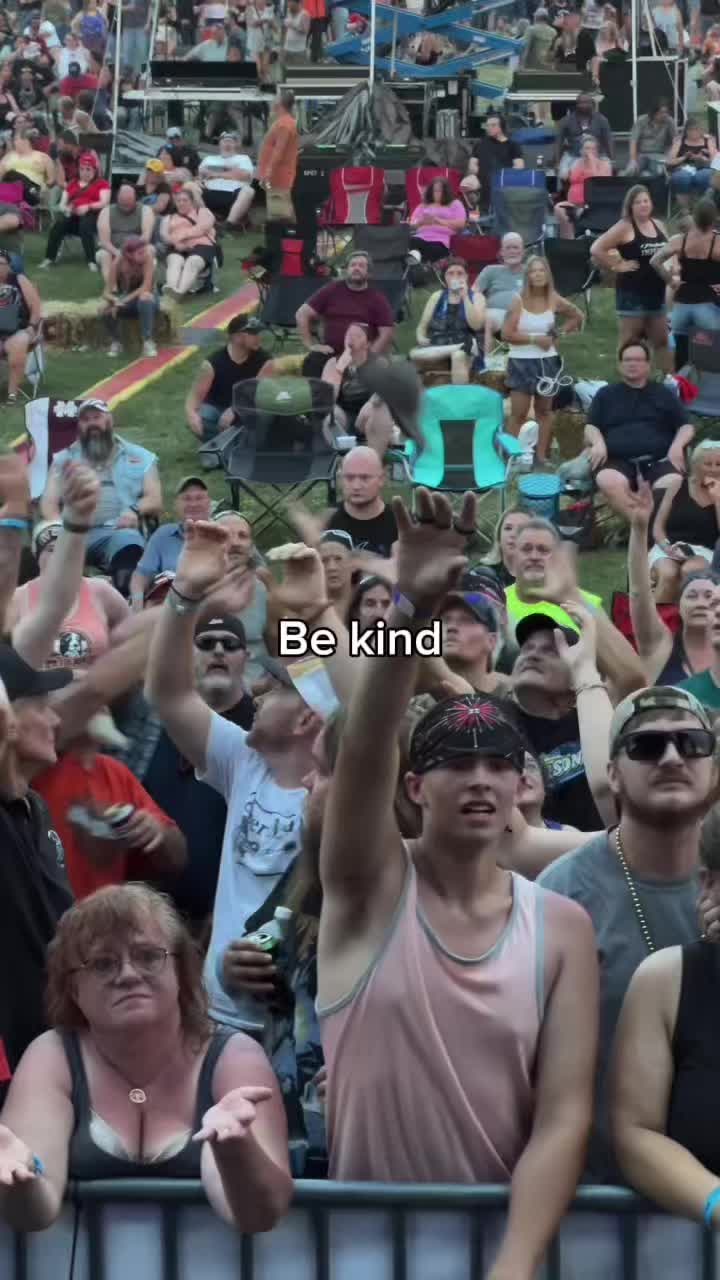 @ツ
