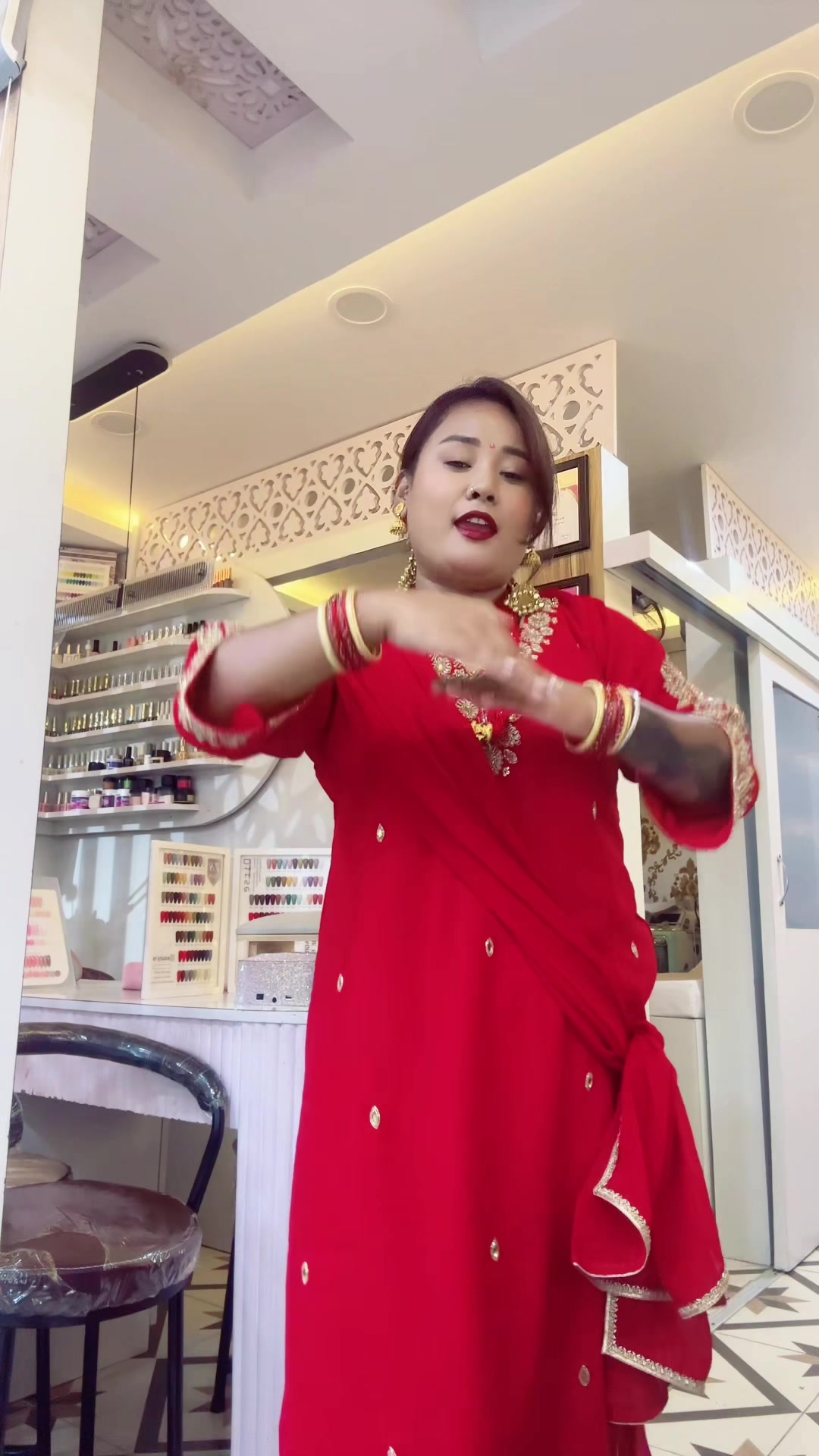 @रिना घलान