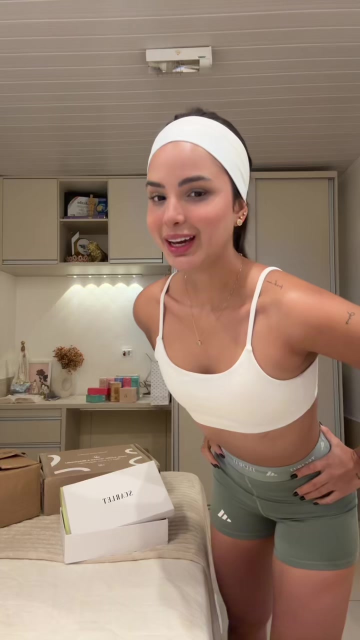 @Delanny Letícia✨