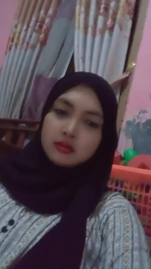 @erniya21