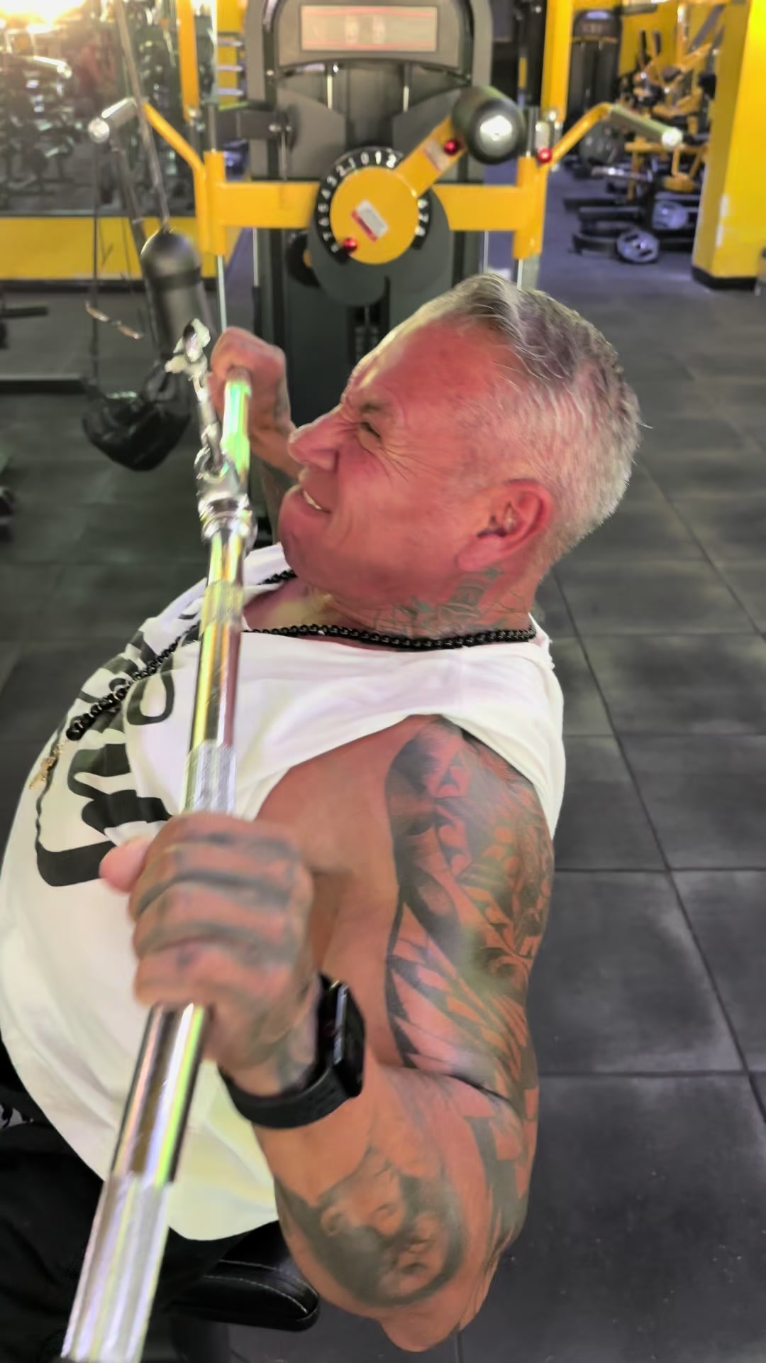 @Leo Flores IFBB PRO
