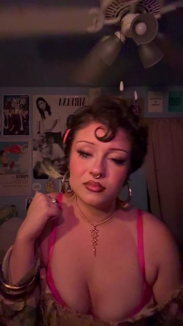 @liathebug
