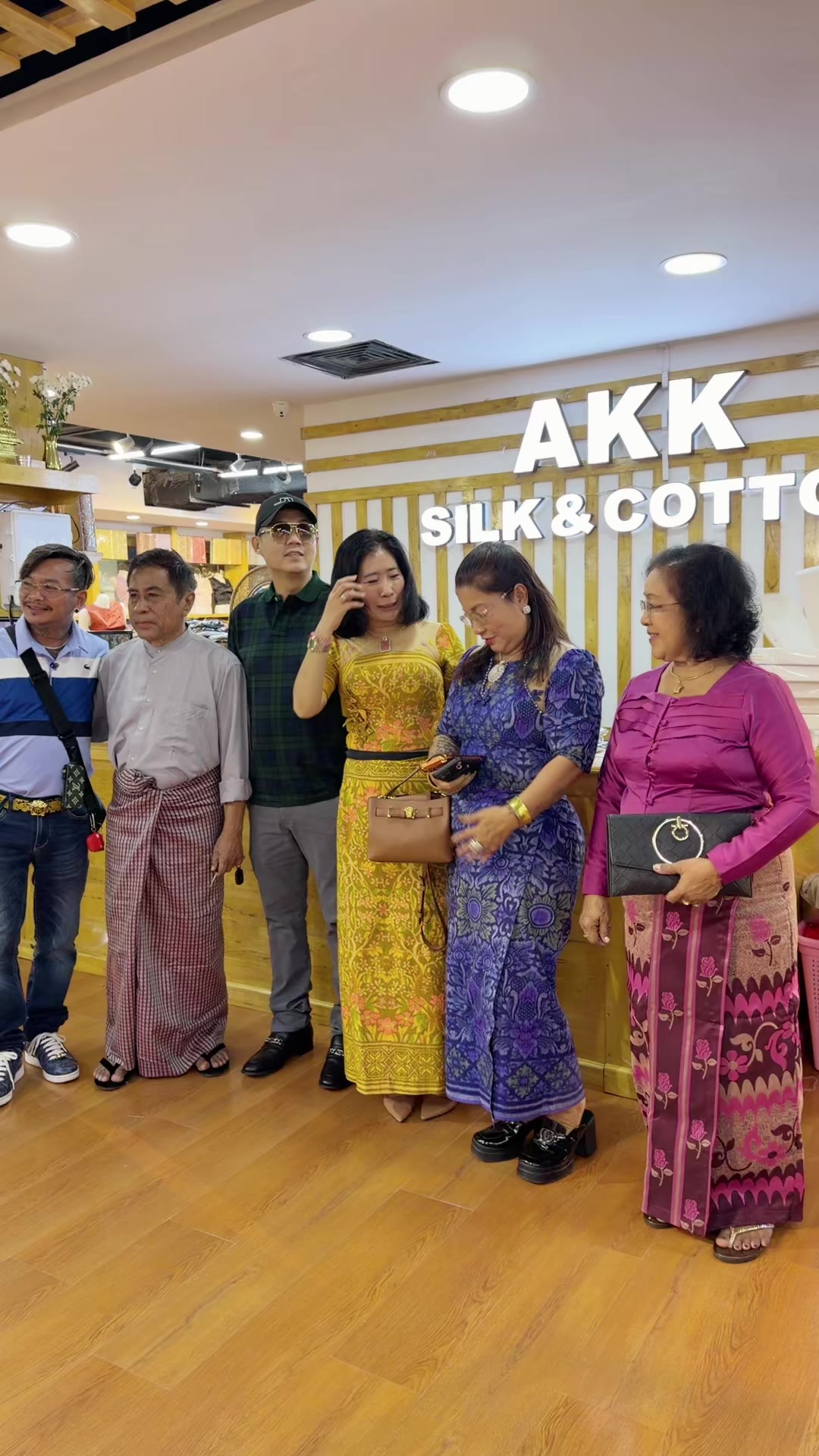 @Akk Silk (official account)