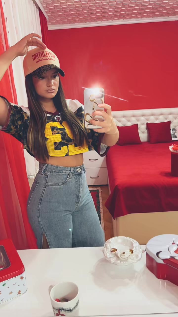 @аня