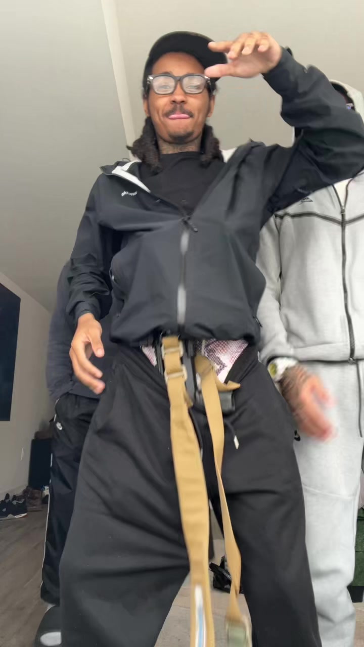 @🎒