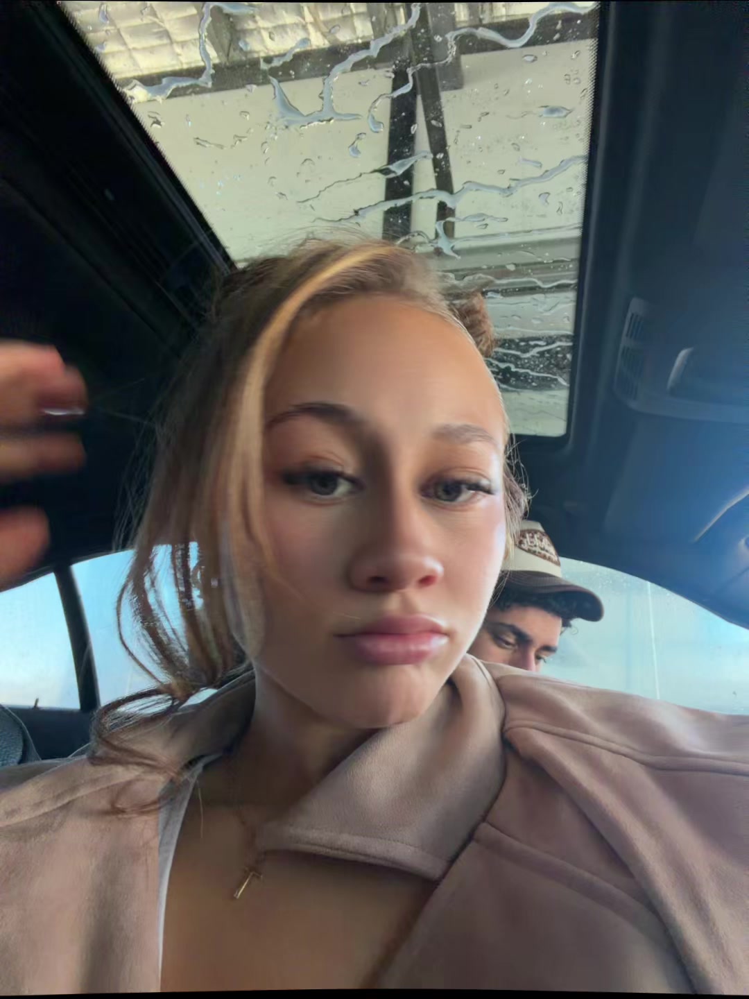 @D E R E L L E . A V E R Y