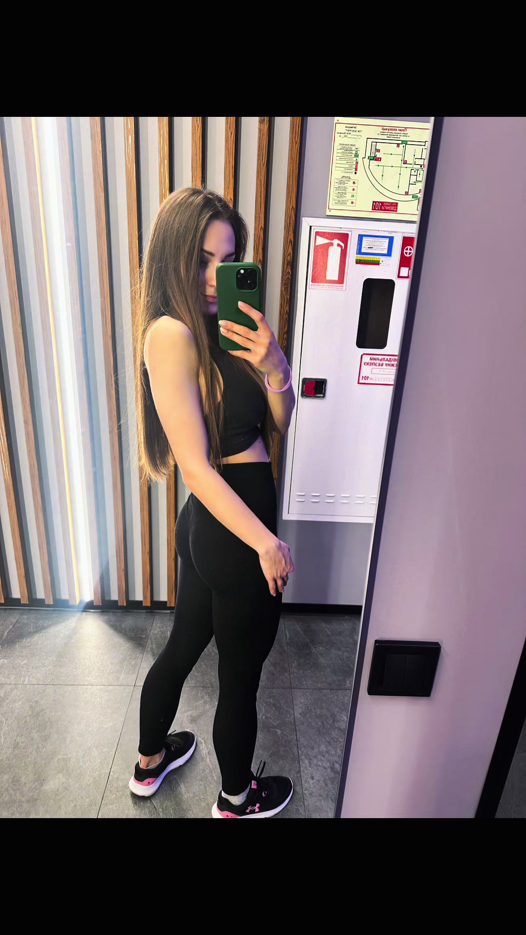 @Foxy_ann_artm