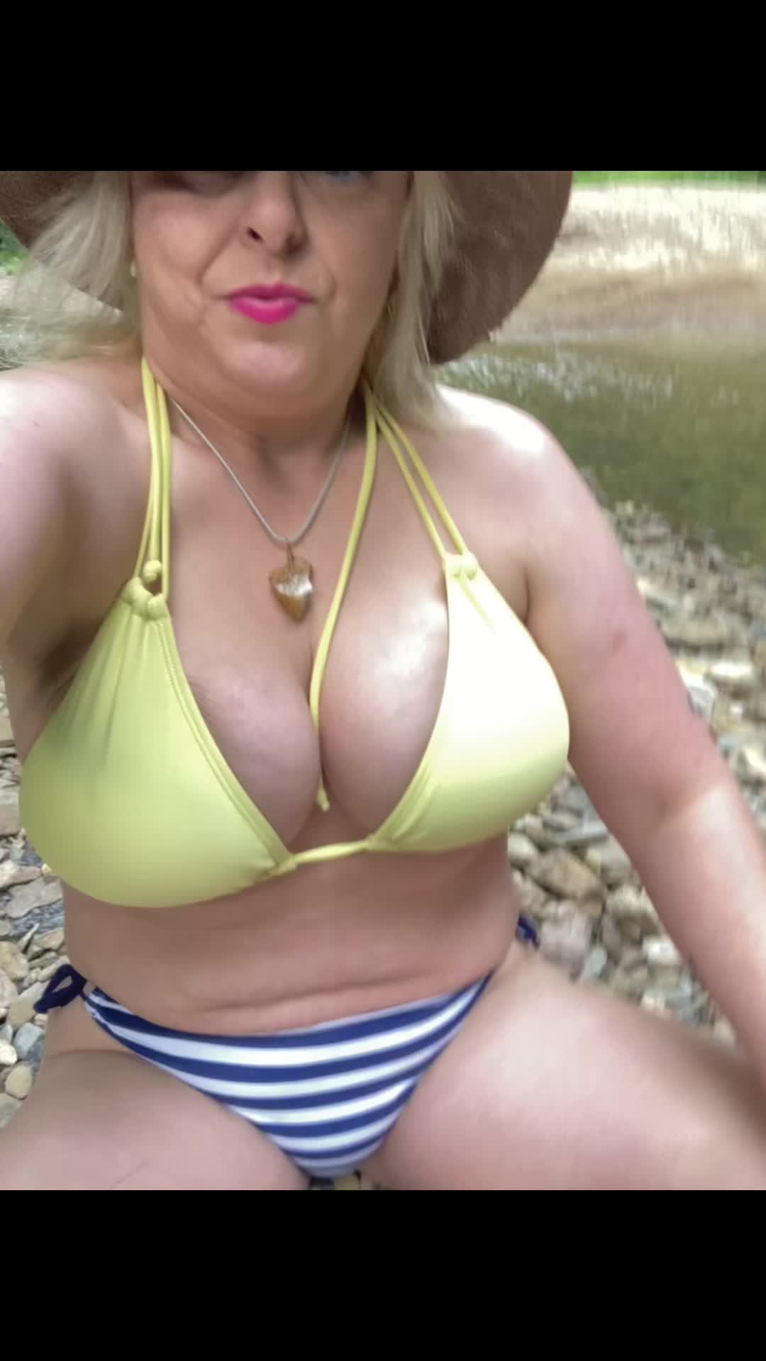 @girl.in.a.grotto