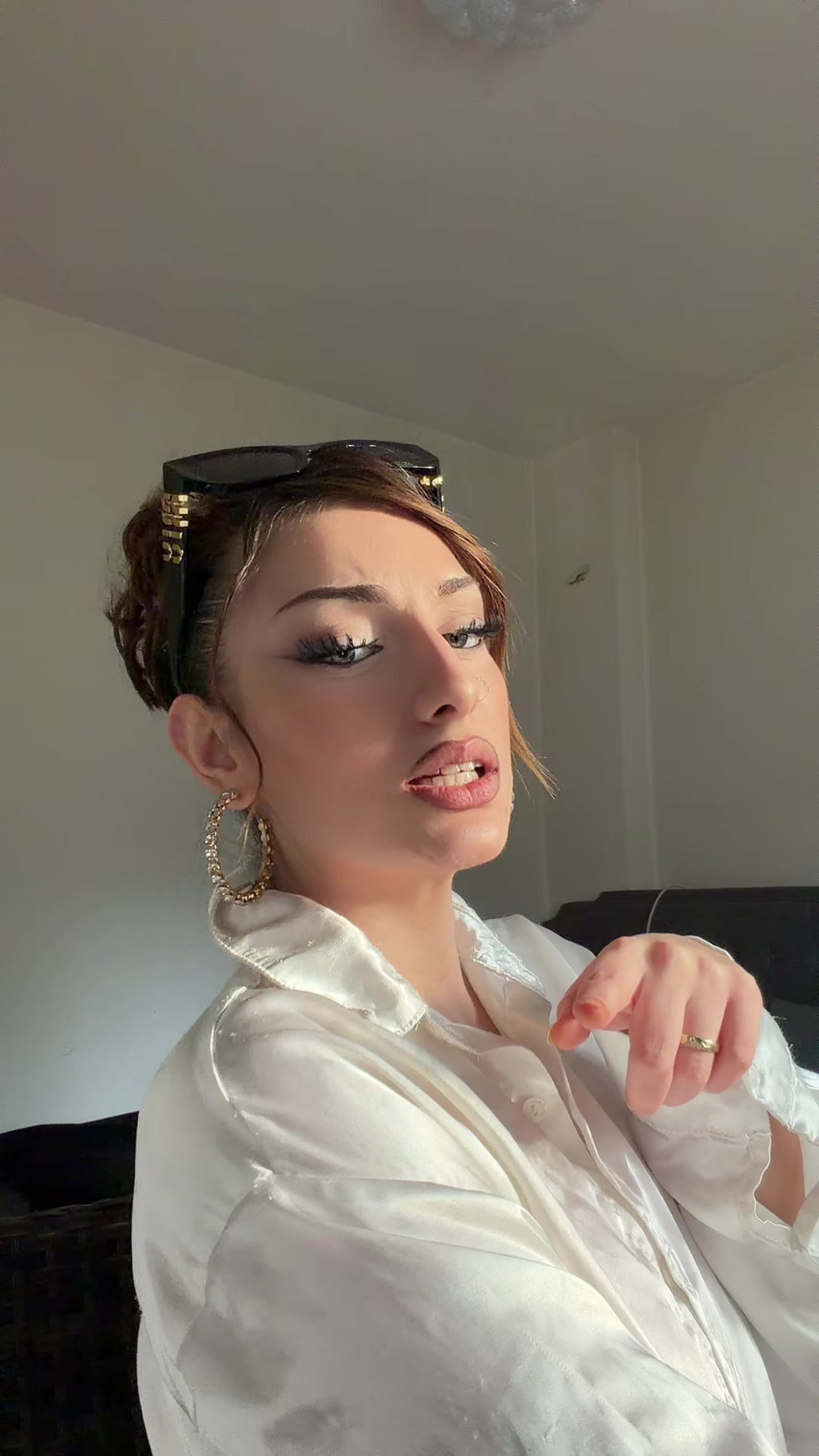 @𝐌