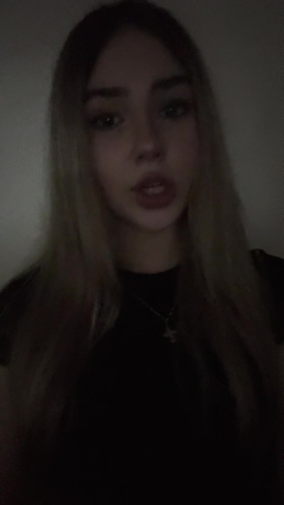 @бледная