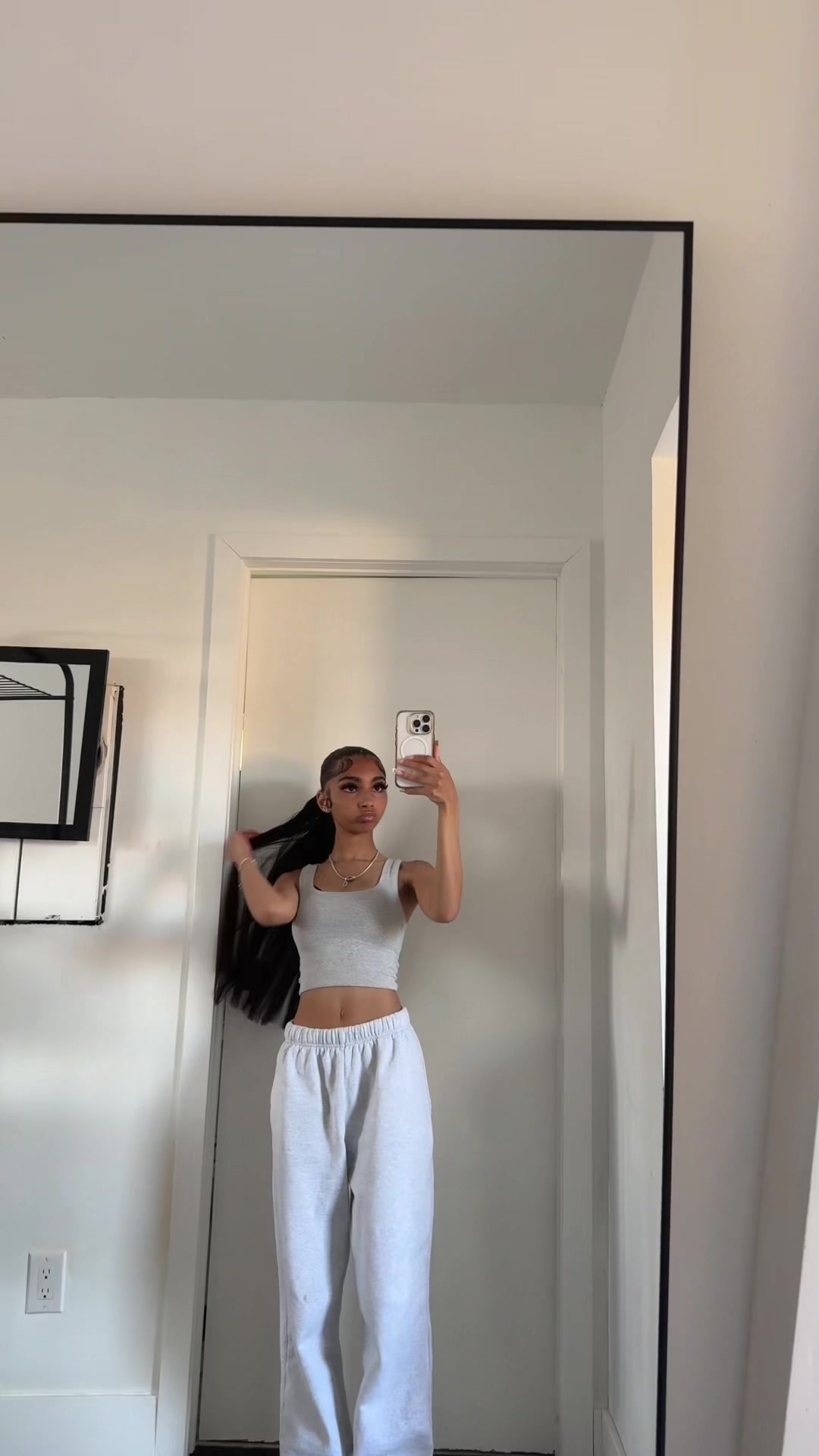@lolaleilanii