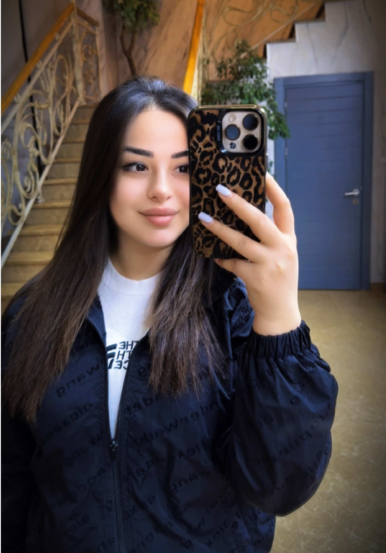 @&Ccedil;inarə Aşurova