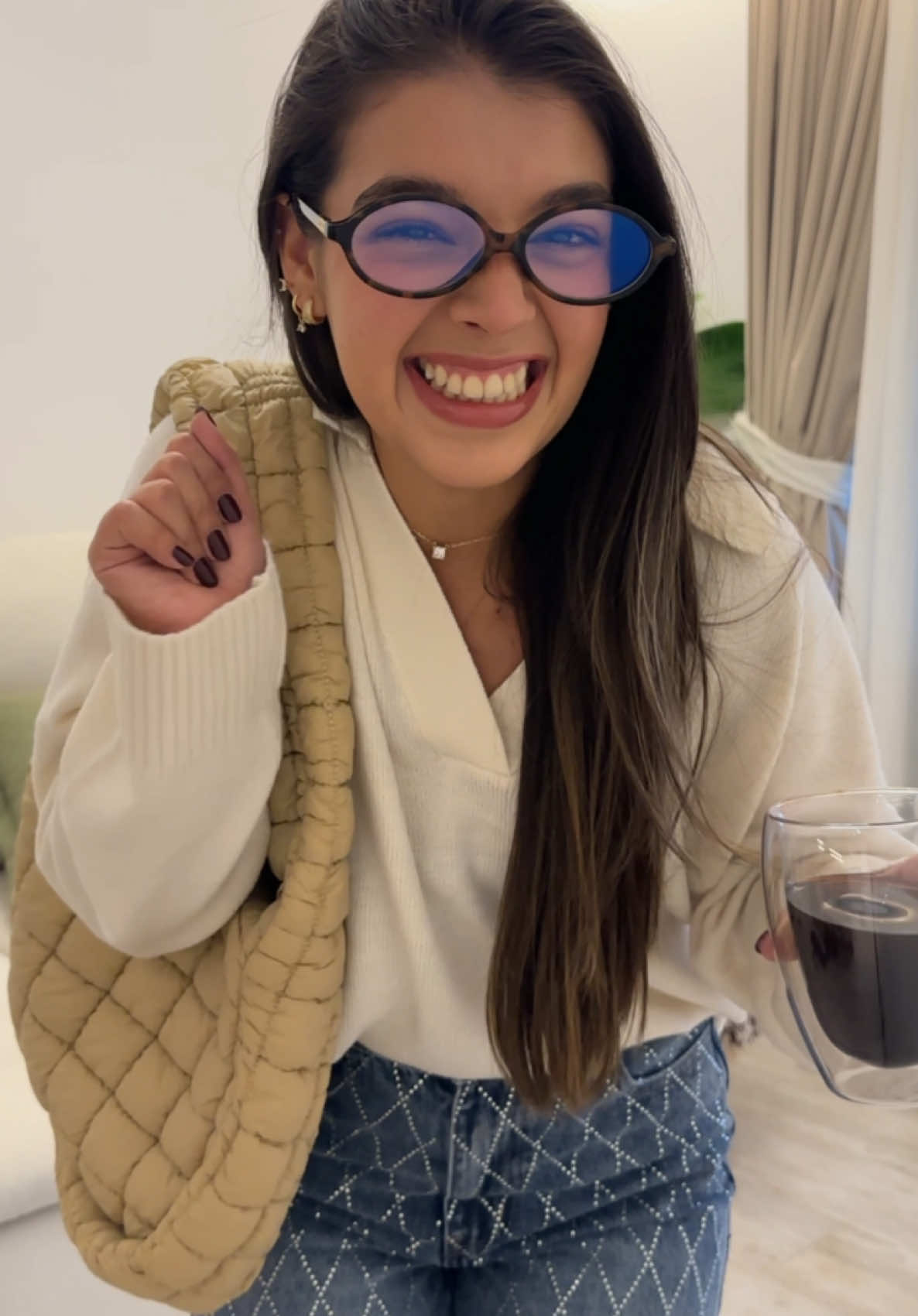 @Larissa María