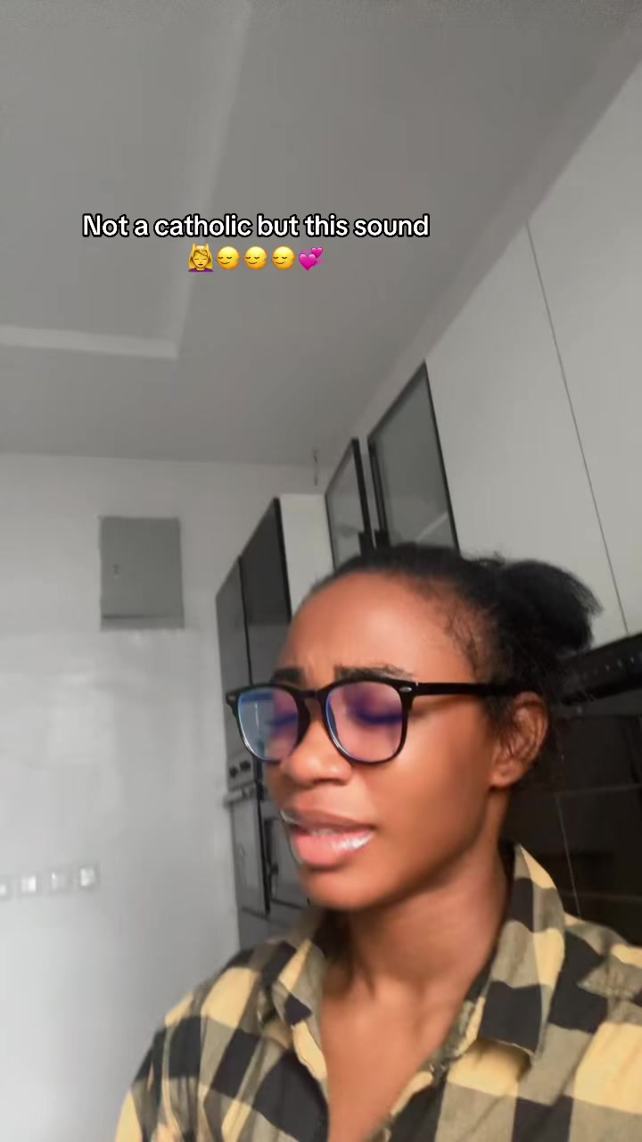 @>tape_girl<