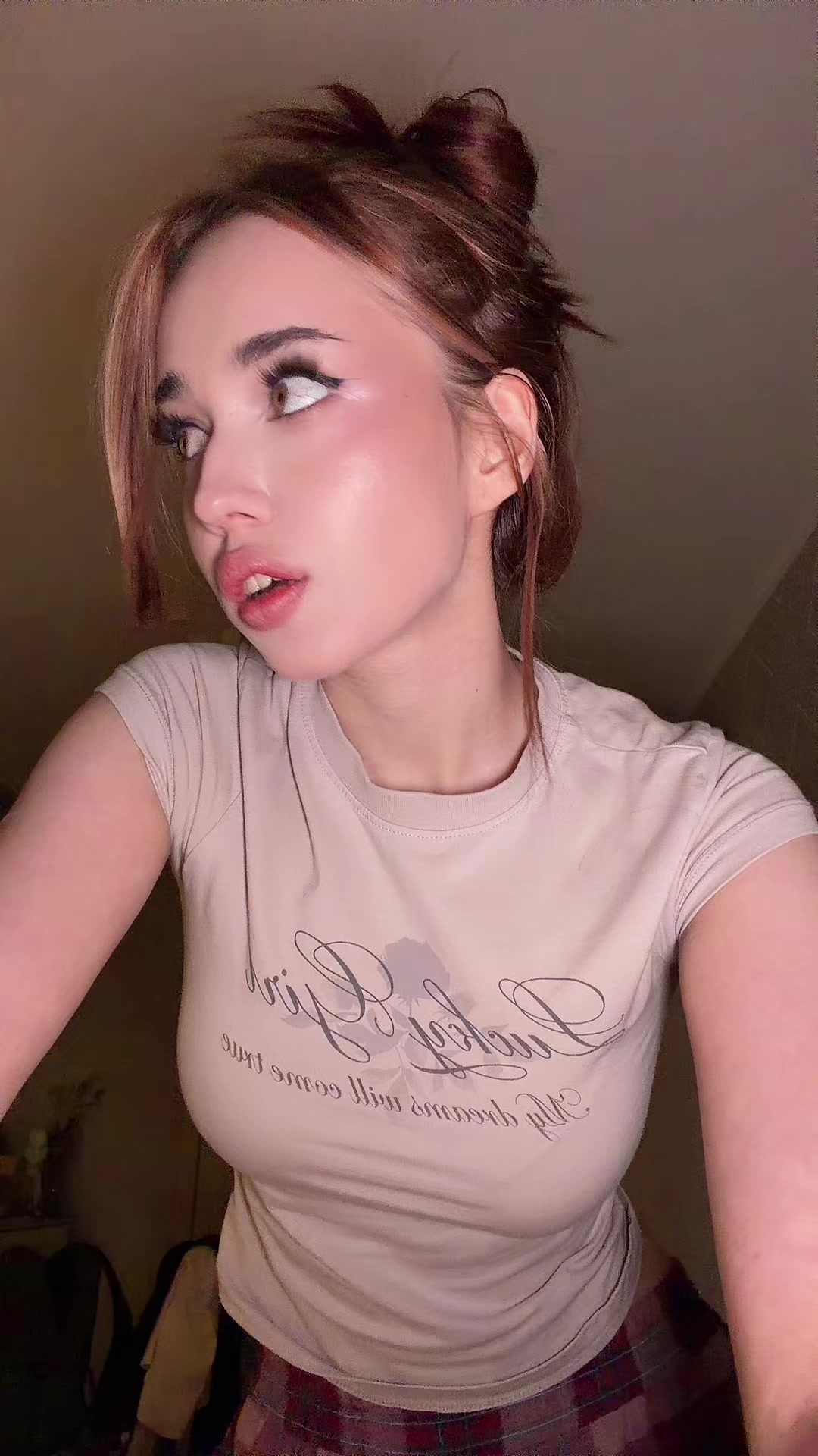@аня anoharda