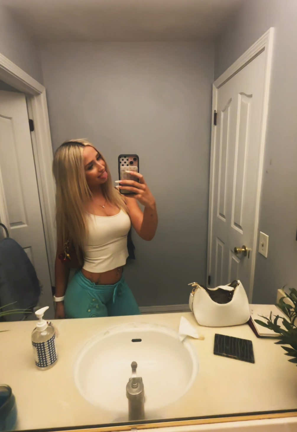 @𝓮lla❦
