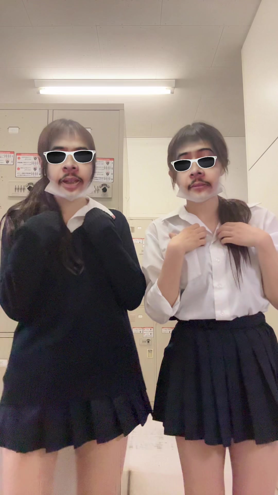 @むむむ