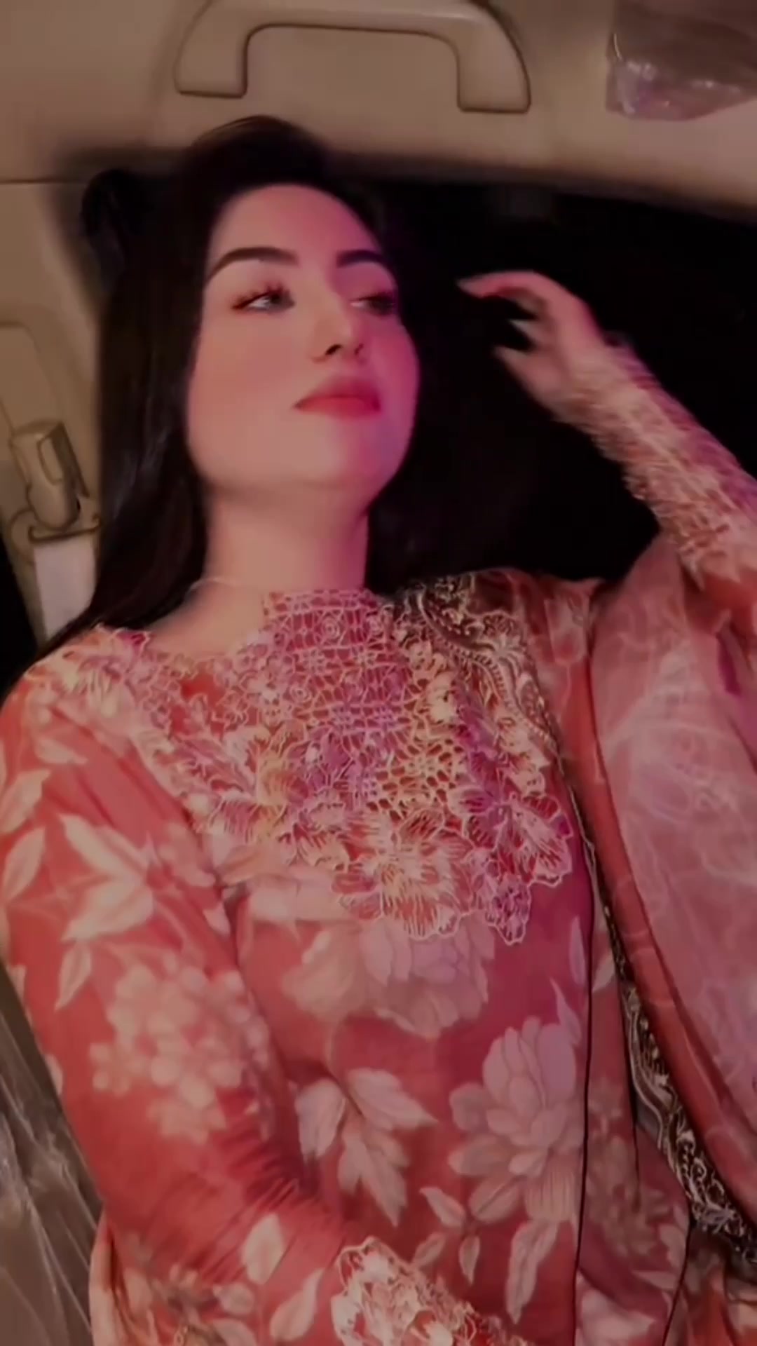 @🧚♀️AMBAR KHAN🍯🐝