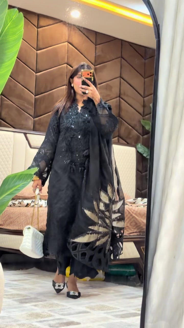 @Ammara Ahmad 👑