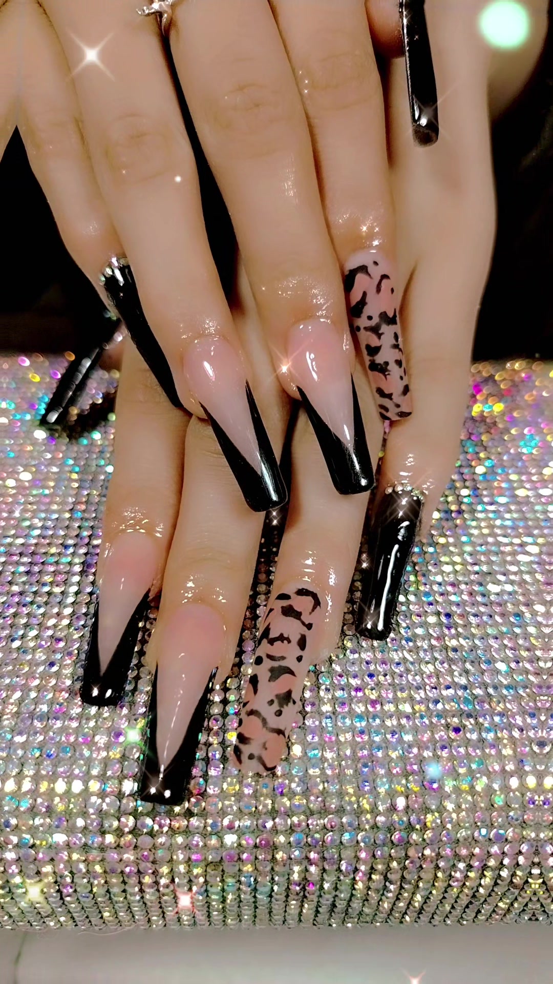 @NinaBarracudaUñas y Pestañas