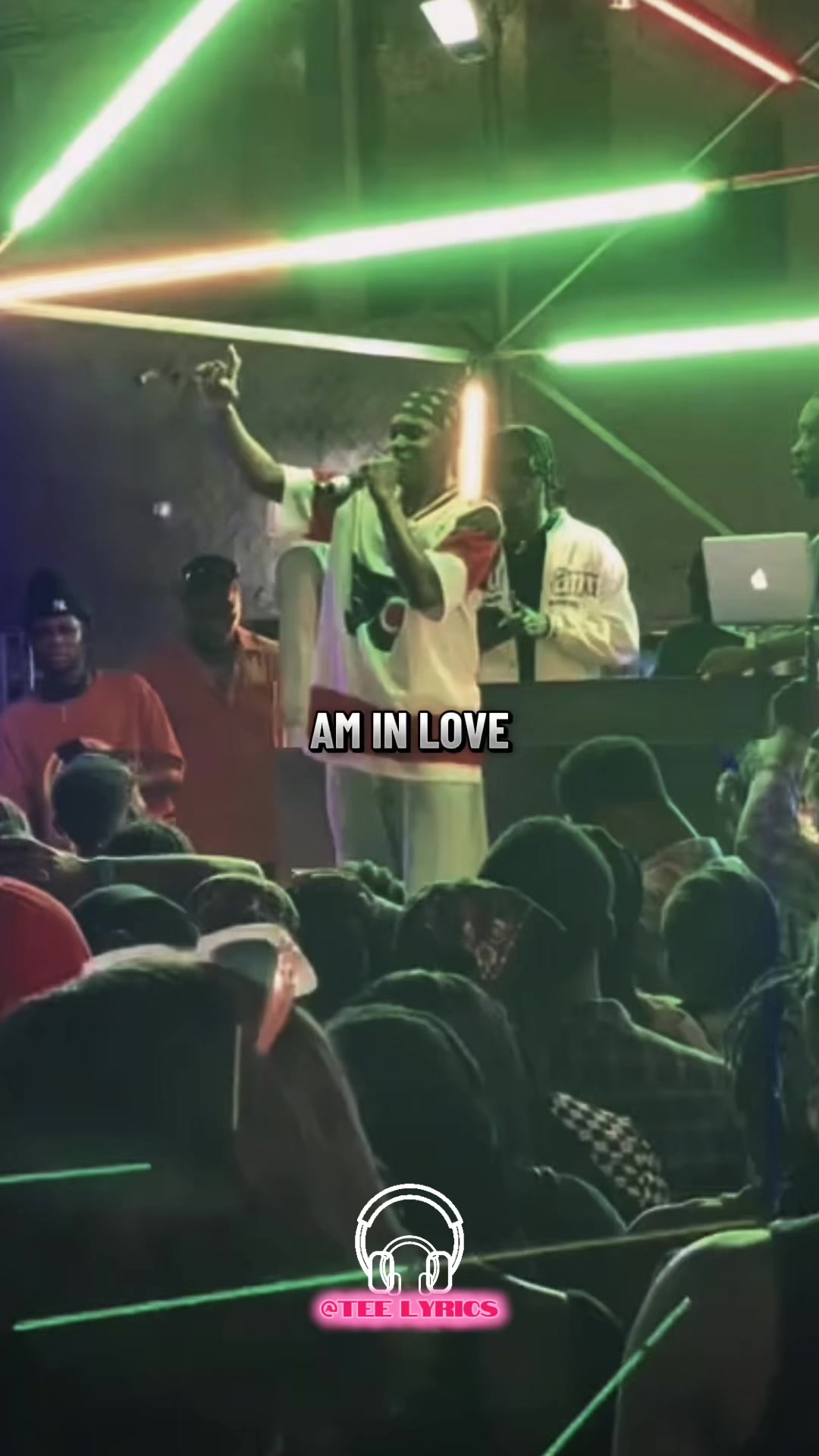 @Tee lyrics