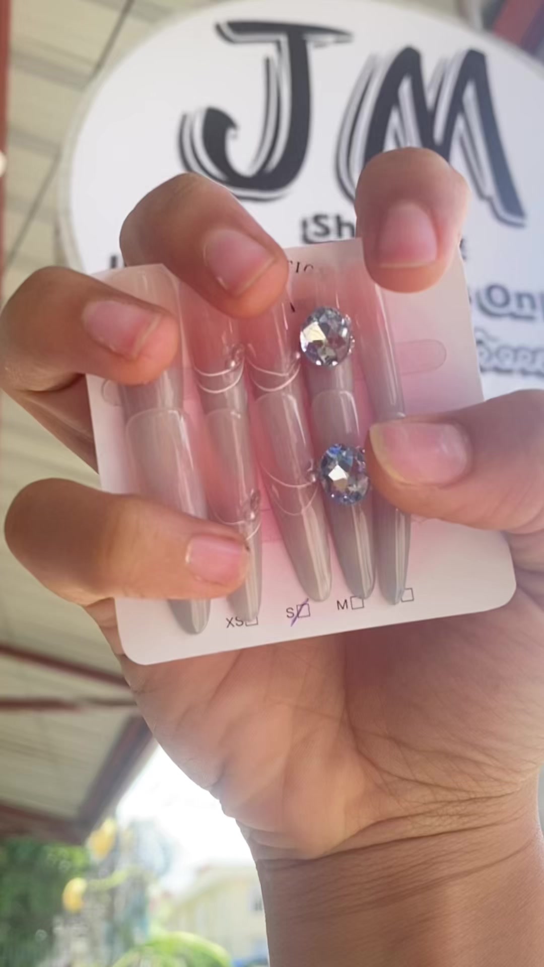 @JMhandmadepressonnails