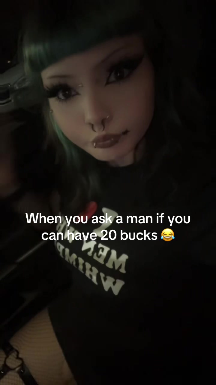 @that_goth_gremlin21