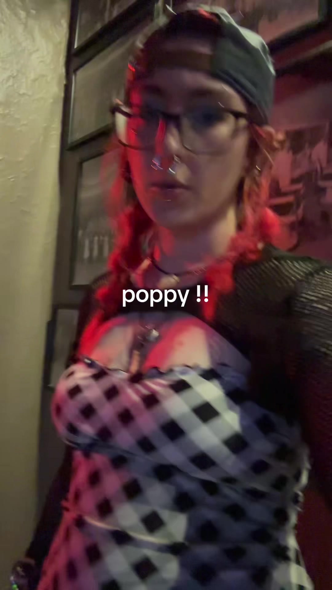 @armless.cum.circle