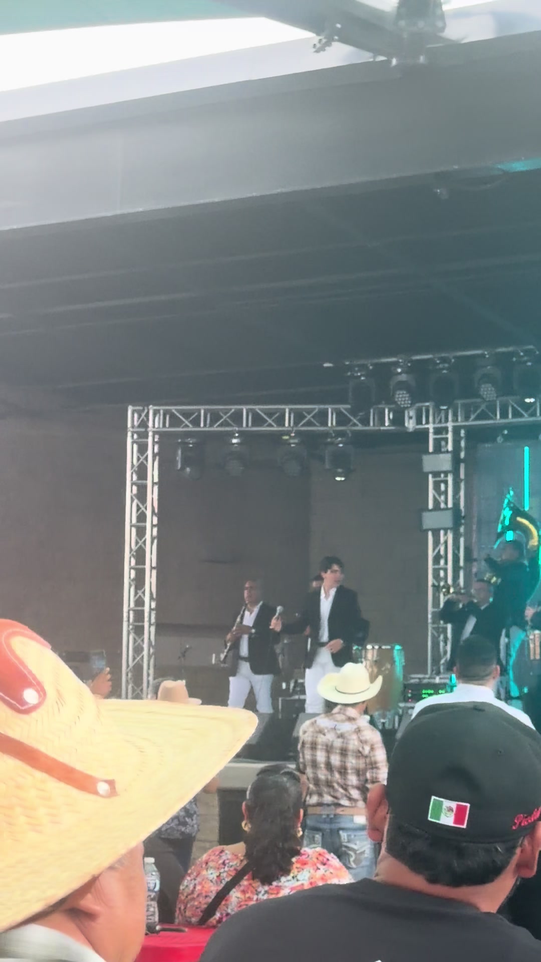@Pedro Flores
