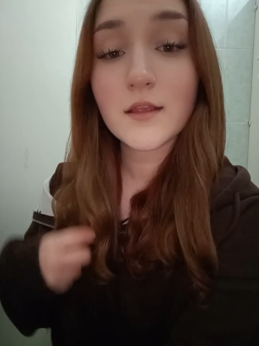 @🙇🏻&zwj;♀️