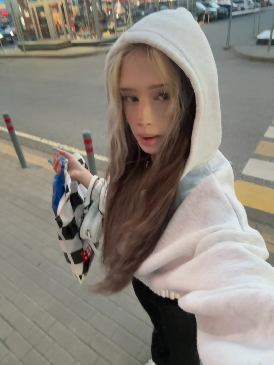 @Пчела