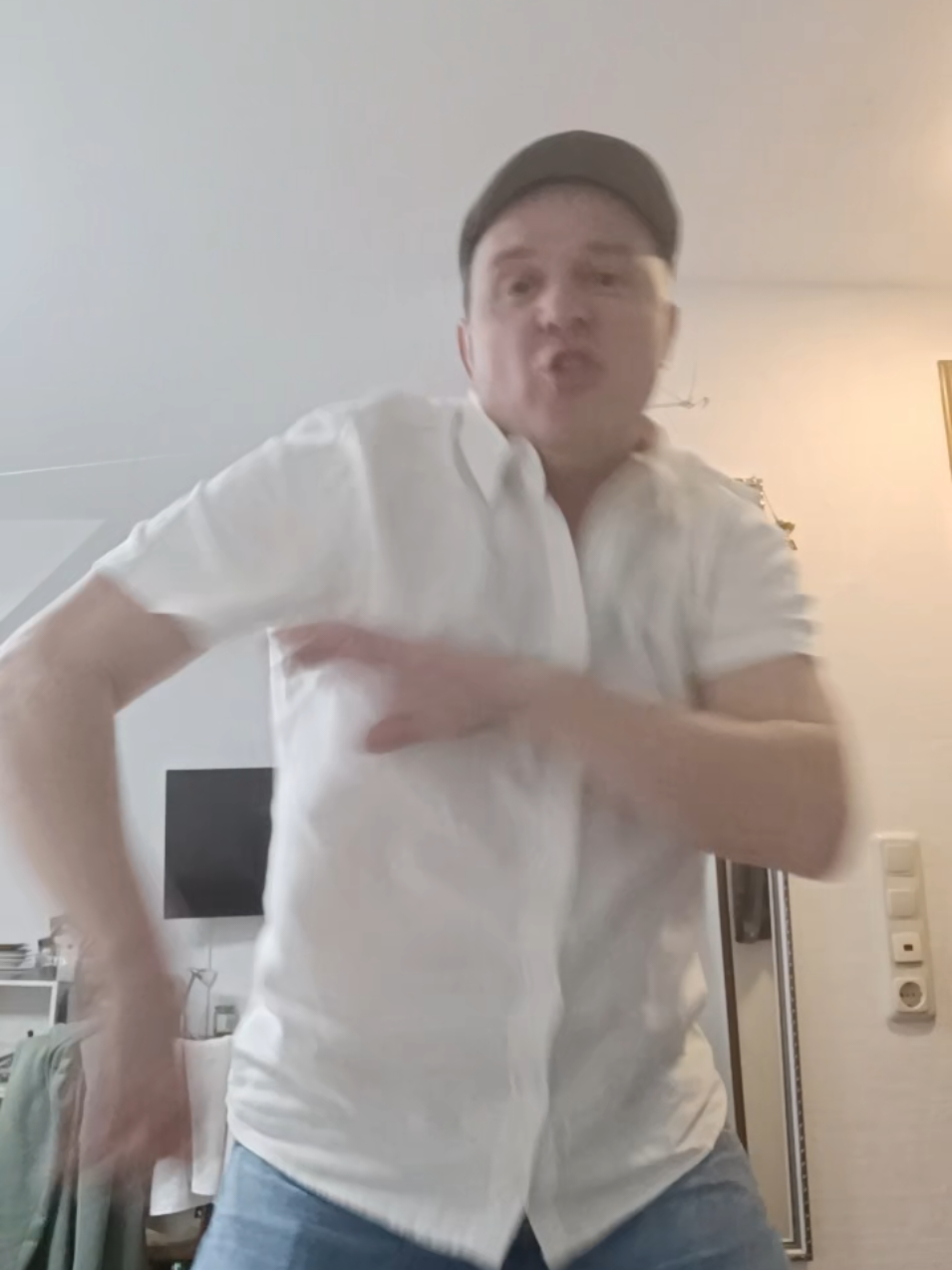 @iQ1q