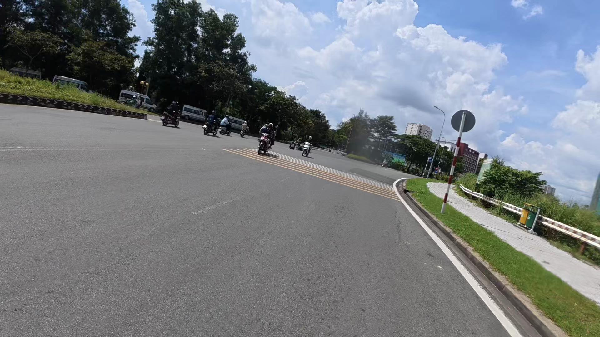 @Long Quận 9