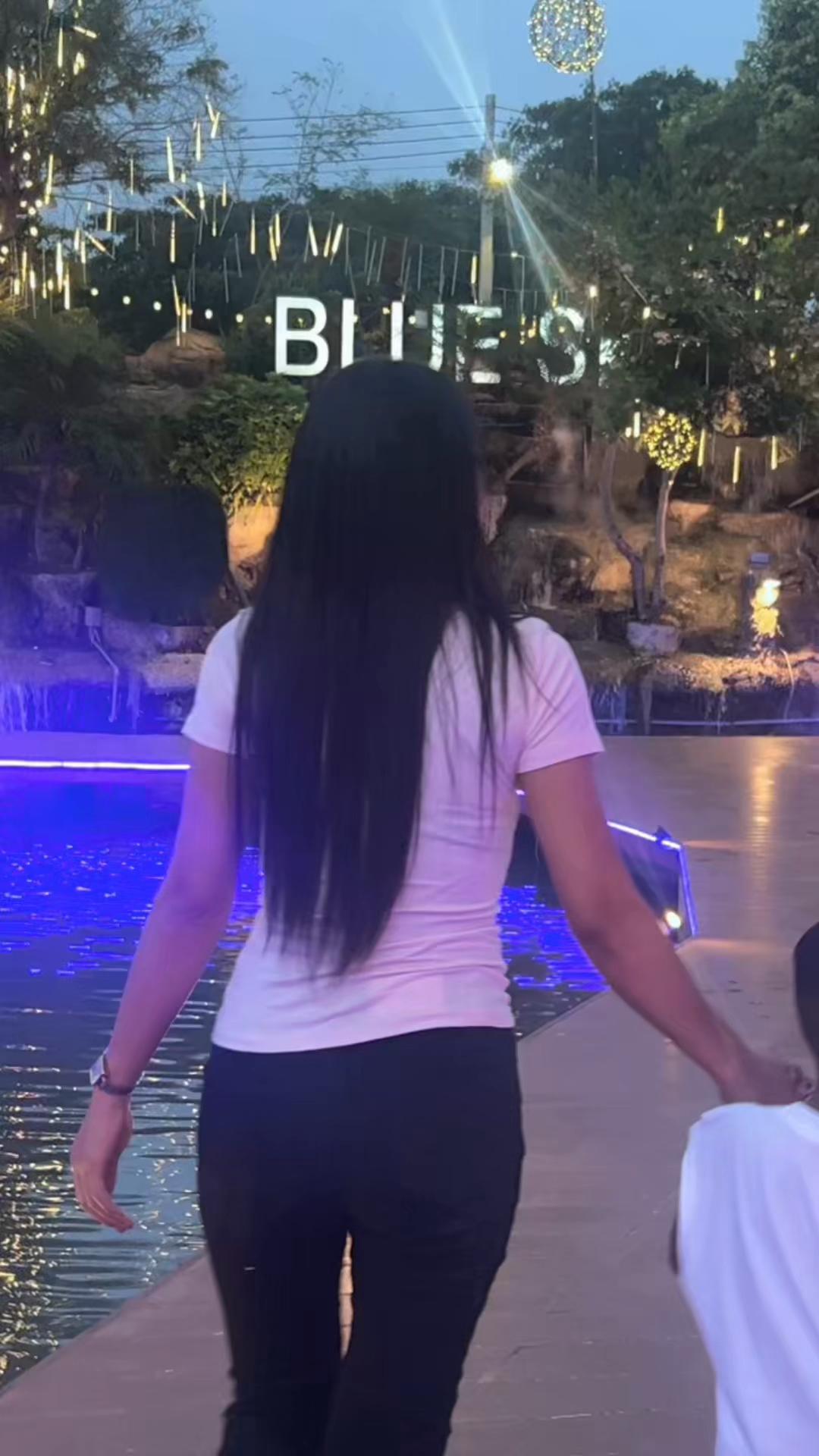 @nicole