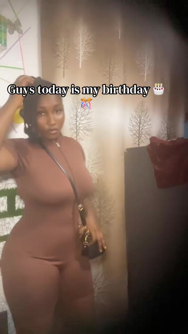 @🎀Dat gal Äřķøşüäħ 🎀🛍️
