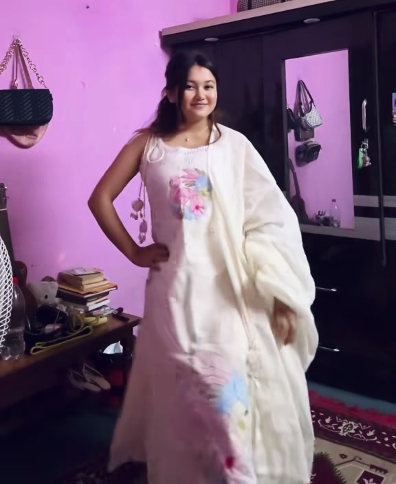 @_Sumana_🍍🌸