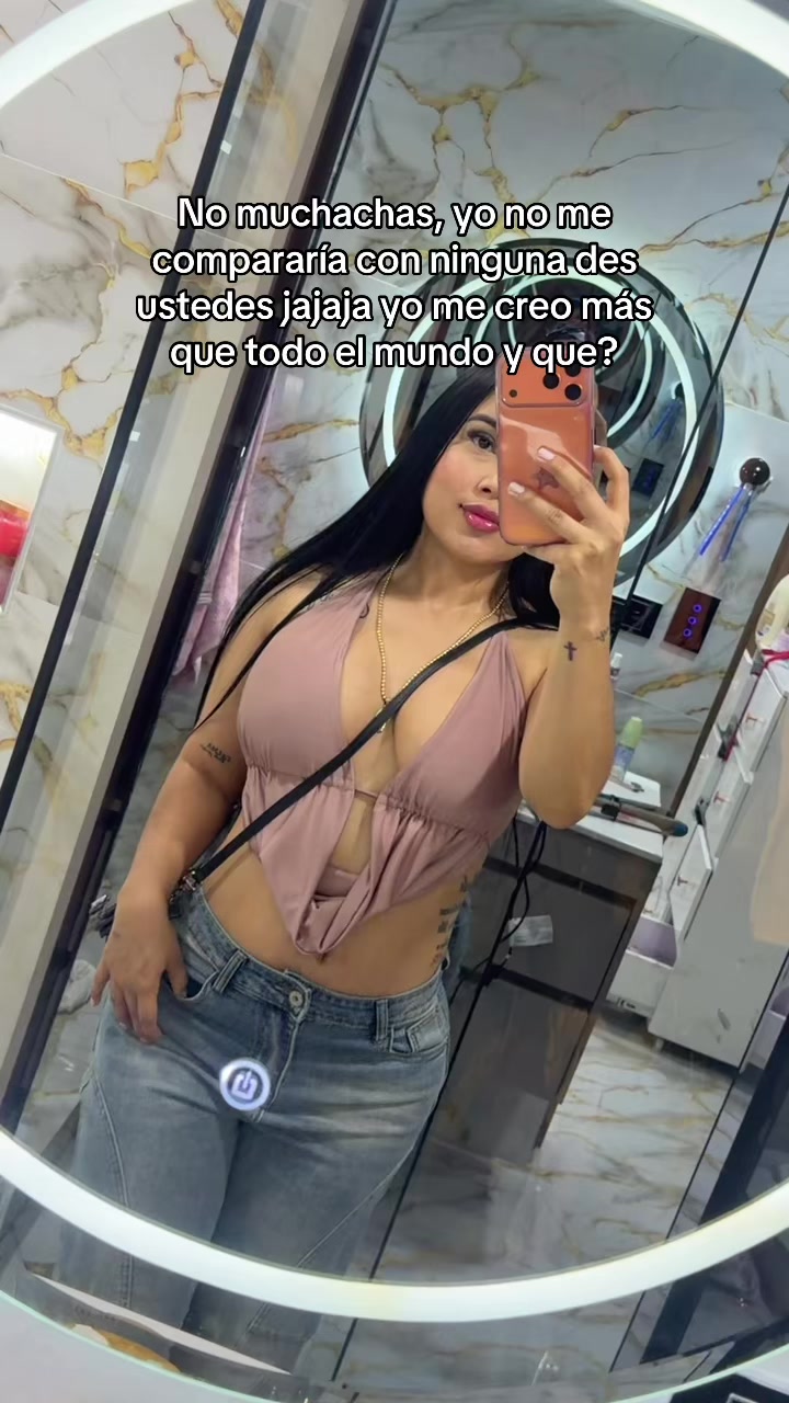 @Karen García