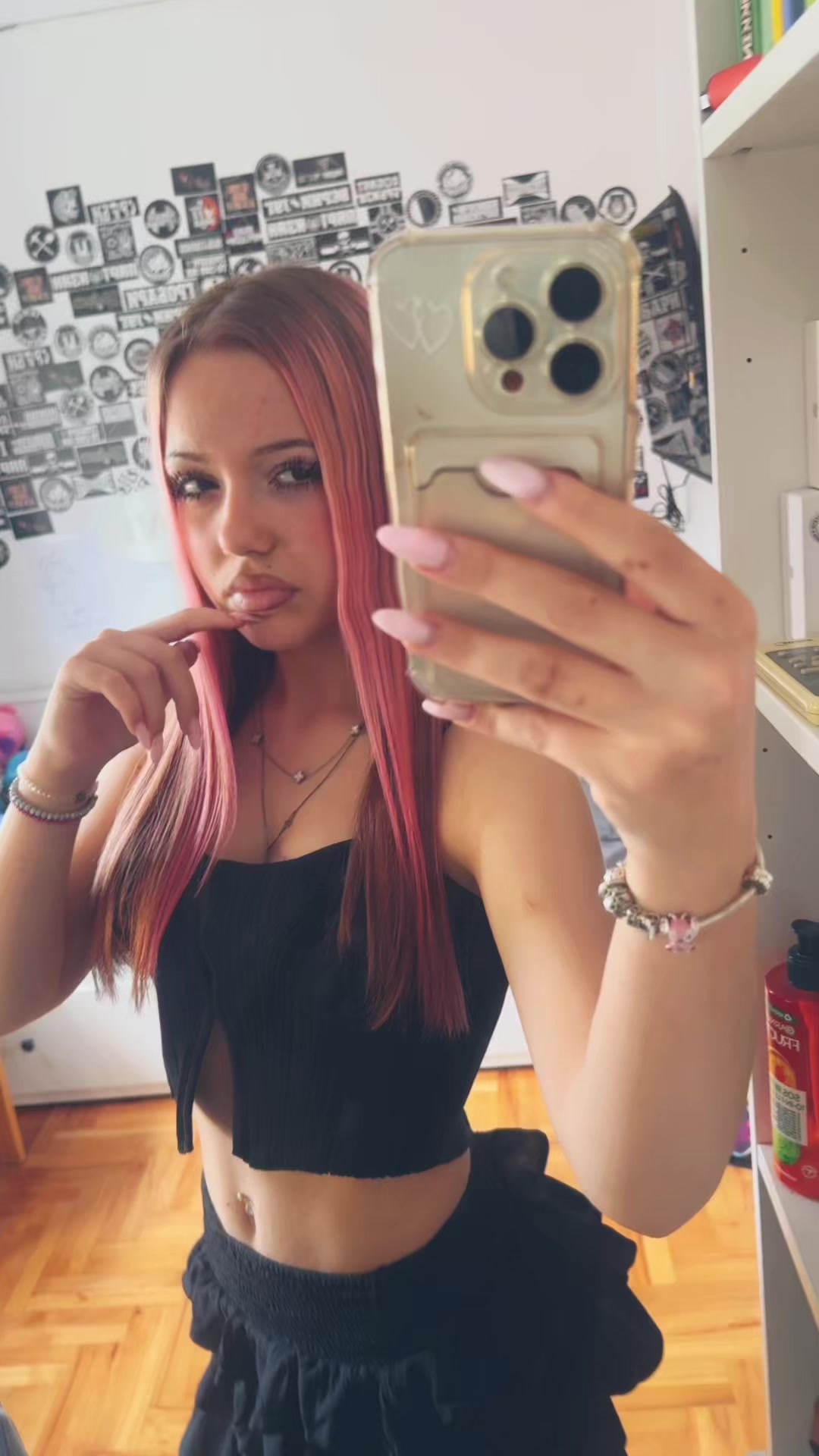 @user1364749252