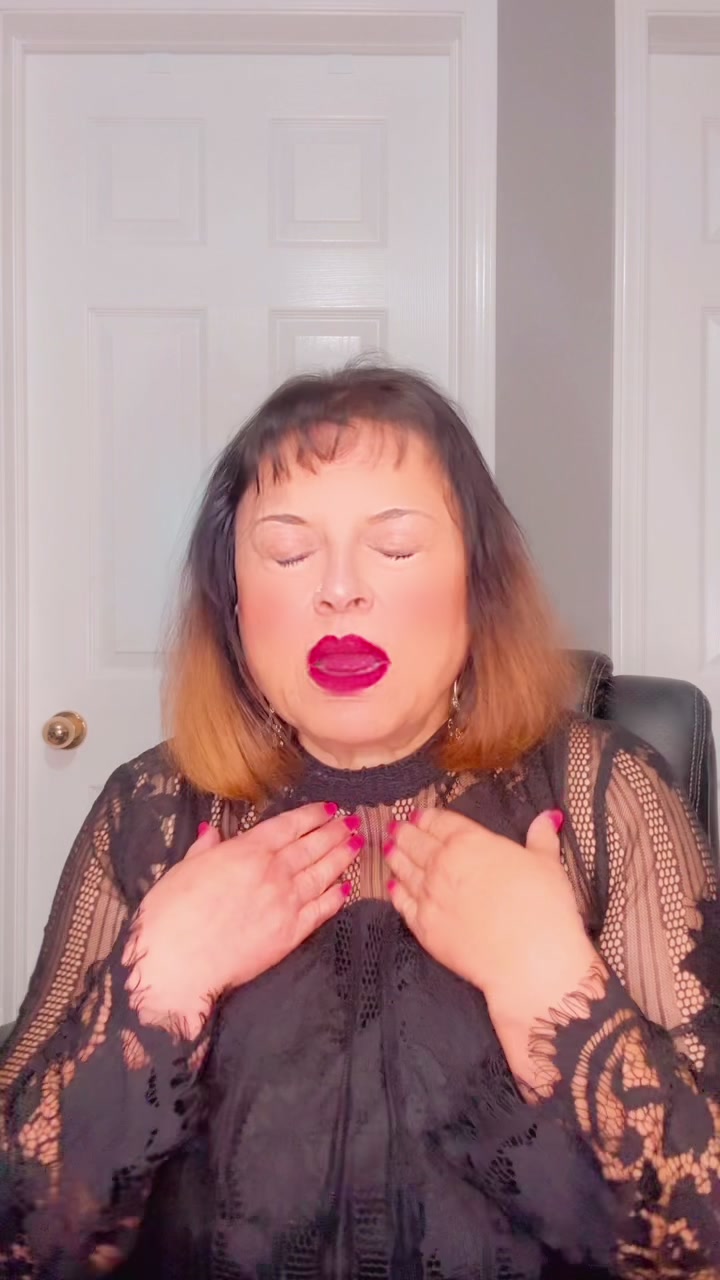 @queen_of_hearts🇨🇦