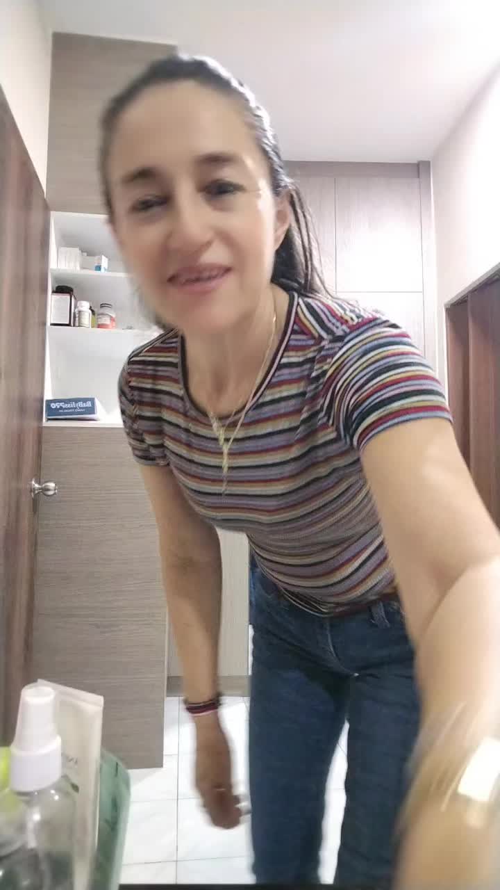 @• Gladys Rivera •