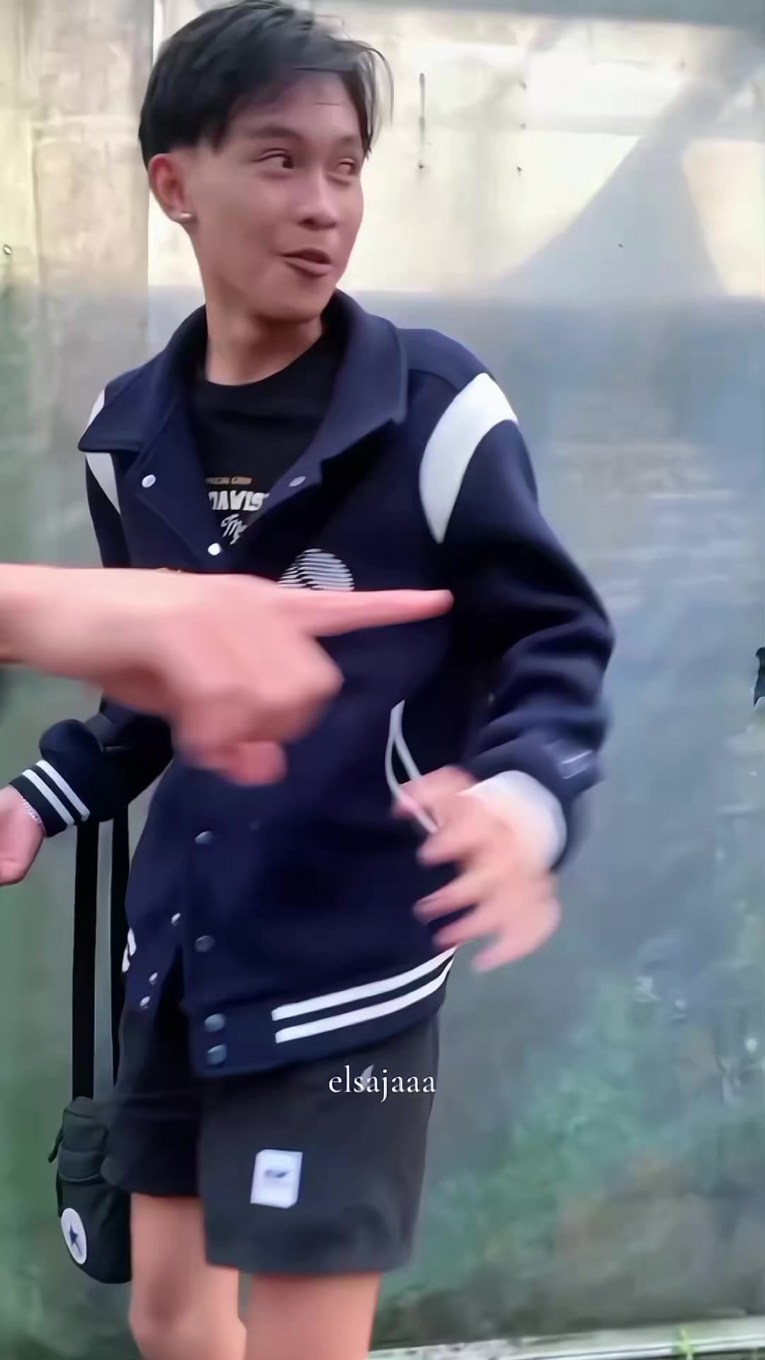 @D