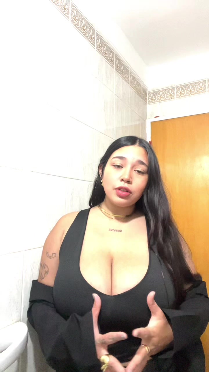 @VALENTINA💋