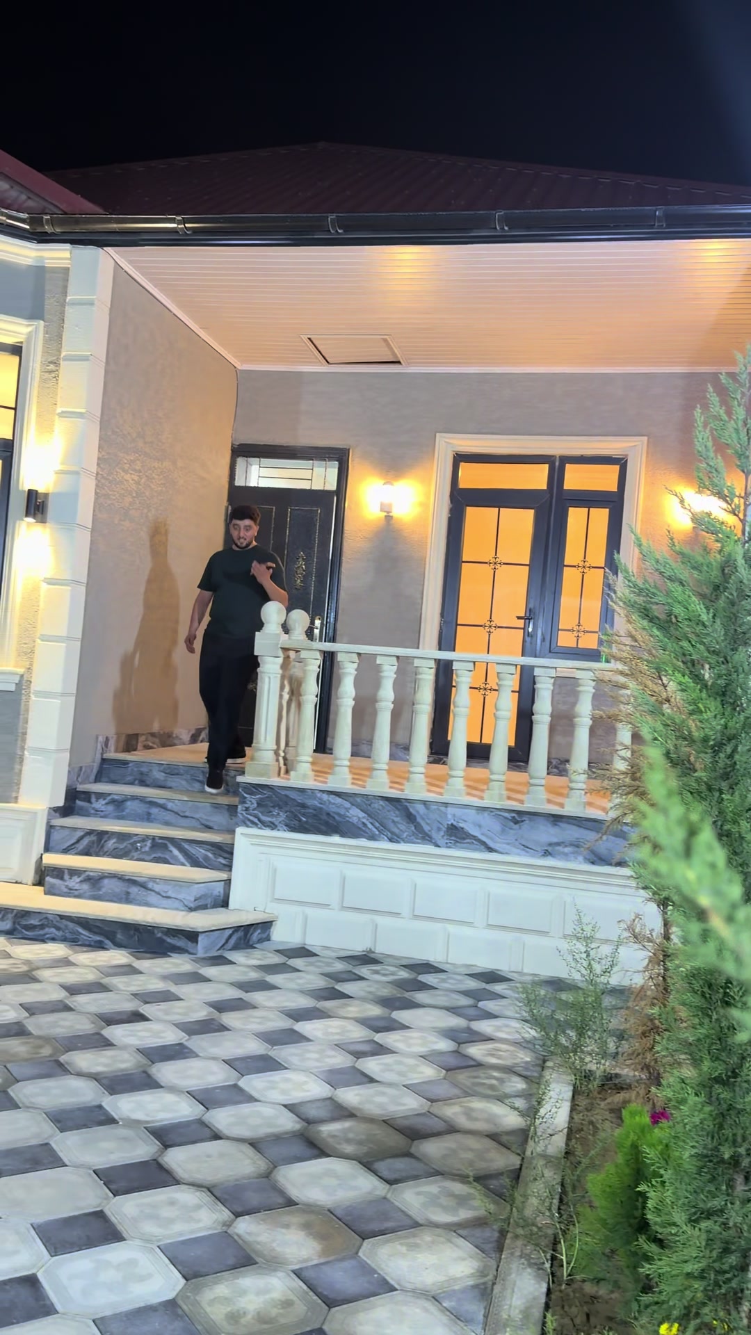 @Emlakçı_Sadiq