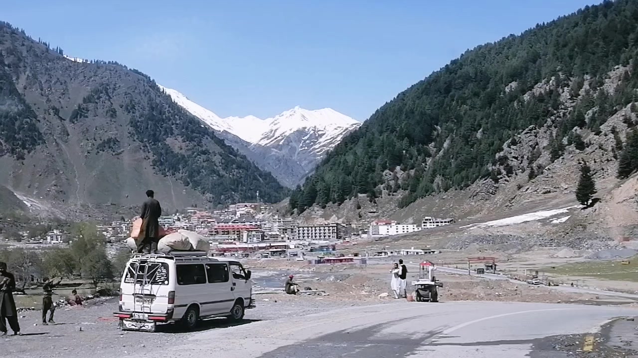 @Travel_with_Waqas