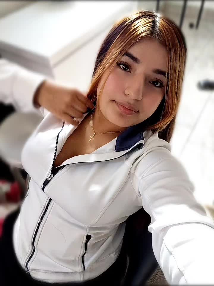 @𝒞𝒶𝓃𝒹𝓎 🍒