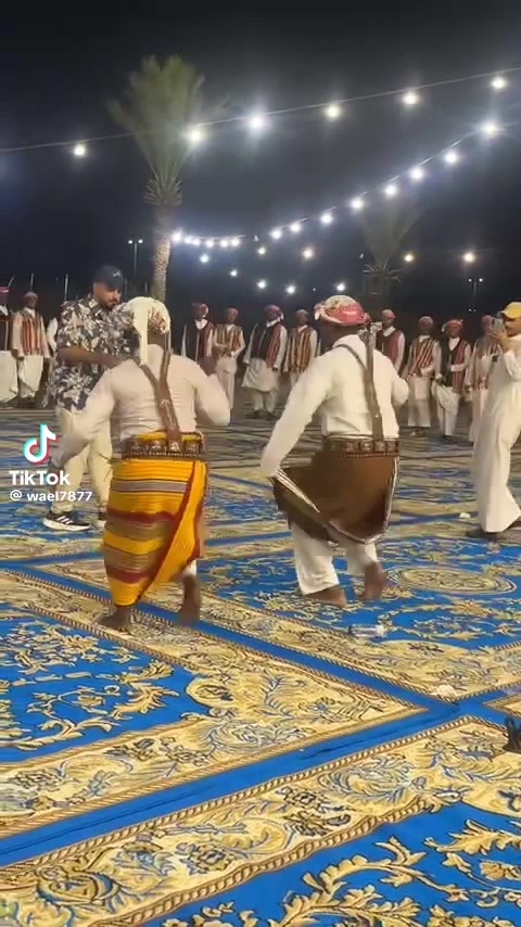 @ڤرقة آخوإن عـآيٌـل🤍🌼.