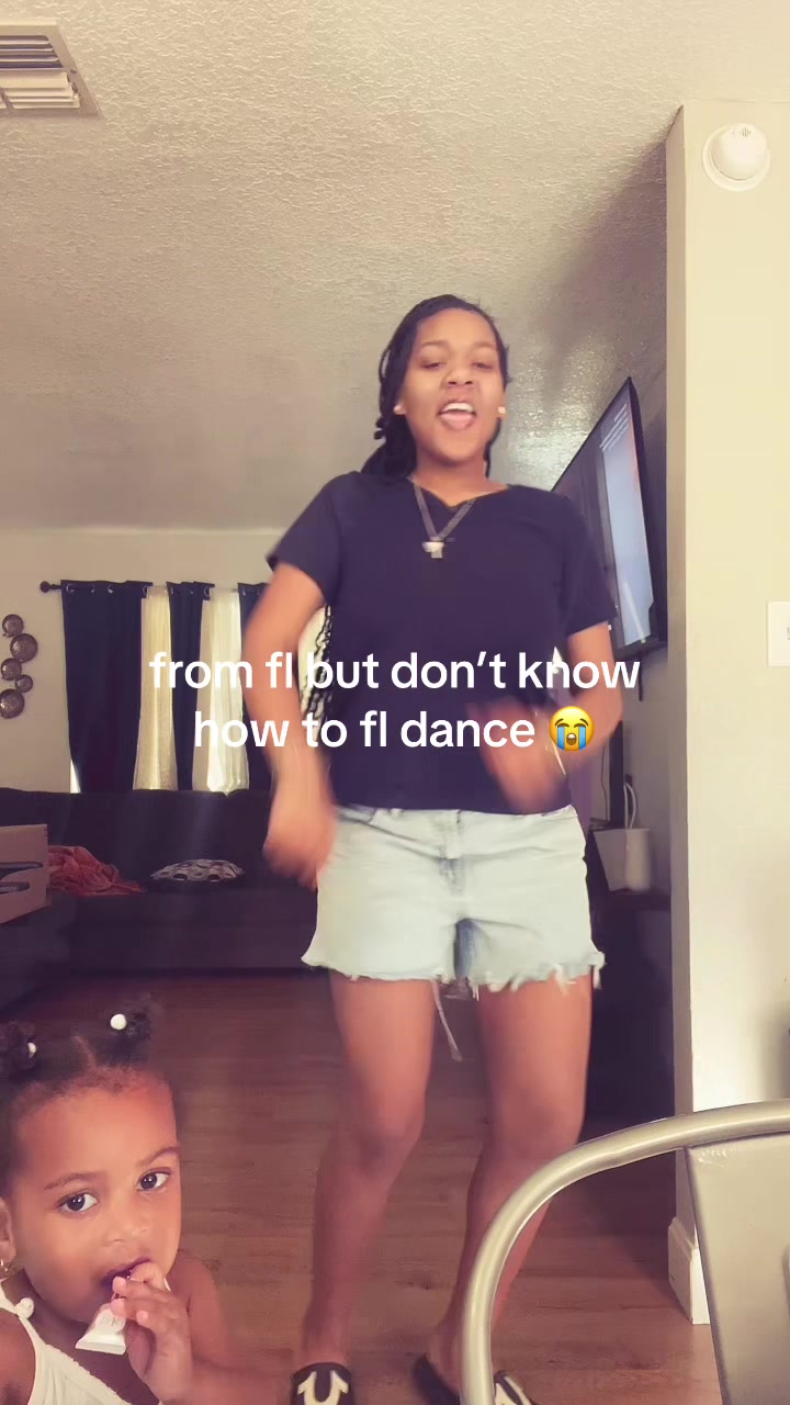 @shesosociallyawkward