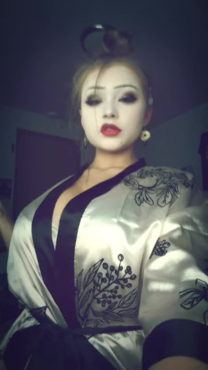 @&bull;&deg;~Ella~&deg;&bull;